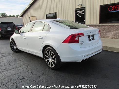 Used 2017 Volvo S60 T5 Inscription image 5