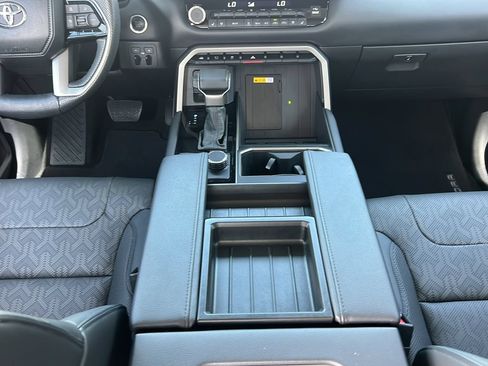 Used 2024 Toyota Tundra Limited AWD/4WD image 15