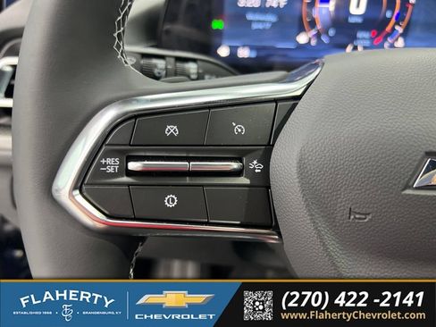 Used 2025 Chevrolet Traverse LT w/ LPO, Floor Liner Package FWD image 24