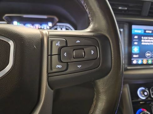Used 2021 GMC Yukon XL Denali w/ Denali Premium Package AWD/4WD image 25