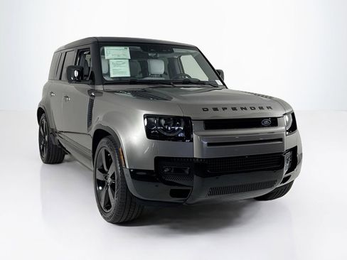 Used 2025 Land Rover Defender 110 X-Dynamic SE AWD/4WD image 7
