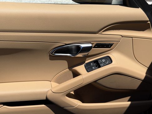 Used 2013 Porsche Boxster image 17