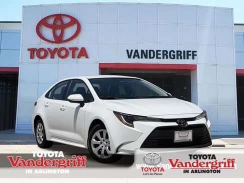 Used 2025 Toyota Corolla LE FWD image 1