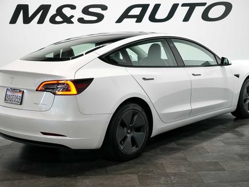 Used 2022 Tesla Model 3 Long Range AWD/4WD image 4