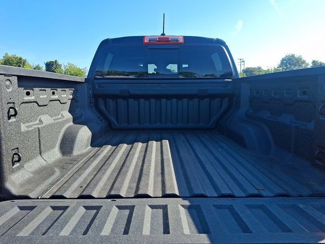 Used 2025 Chevrolet Colorado Trail Boss AWD/4WD image 30
