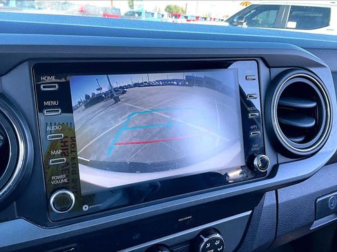 Used 2020 Toyota Tacoma TRD Sport image 27