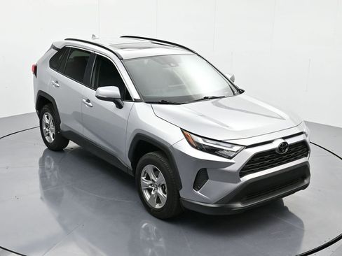 Used 2025 Toyota RAV4 XLE image 28