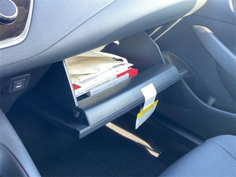 Used 2025 Toyota Corolla LE image 29