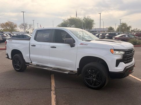 Used 2025 Chevrolet Silverado 1500 LT Trail Boss w/ Convenience Package II AWD/4WD image 8