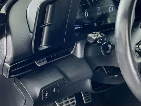 Certified 2025 Hyundai Elantra Sport FWD image 10