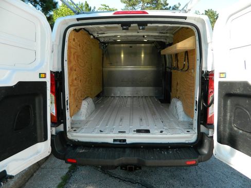 Used 2017 Ford Transit 250 130 Low Roof RWD image 10