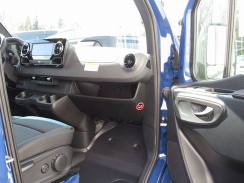 New 2025 Mercedes-Benz Sprinter 2500 image 15