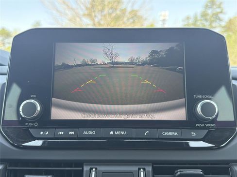 Used 2024 Nissan Pathfinder S AWD/4WD image 5