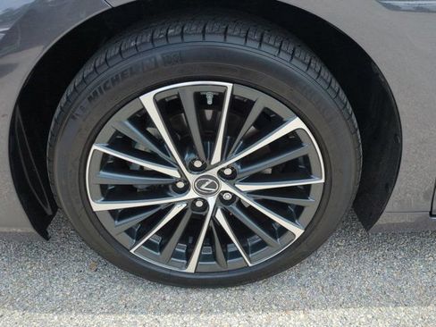 Certified 2024 Lexus ES 350 w/ Premium Package FWD image 11