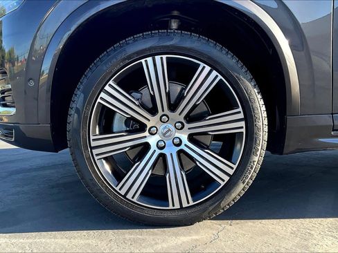 Used 2024 Volvo XC90 T8 Plus image 12