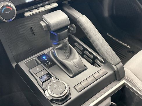 Certified 2025 Toyota Tacoma SR5 image 25