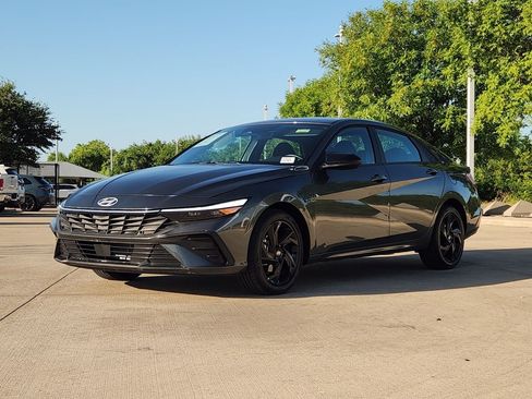 Used 2026 Hyundai Elantra Sport FWD image 3