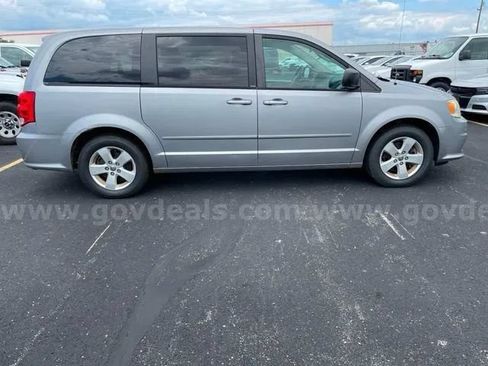 Used 2013 Dodge Grand Caravan SE FWD image 8