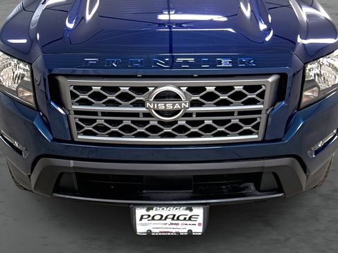 Used 2022 Nissan Frontier SV AWD/4WD image 16