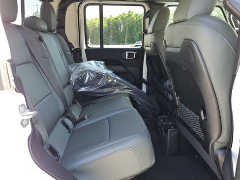 New 2026 Jeep Gladiator Mojave AWD/4WD image 14