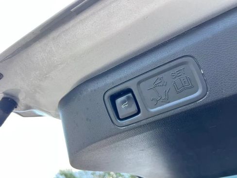 Used 2021 Ford Expedition Limited RWD image 10