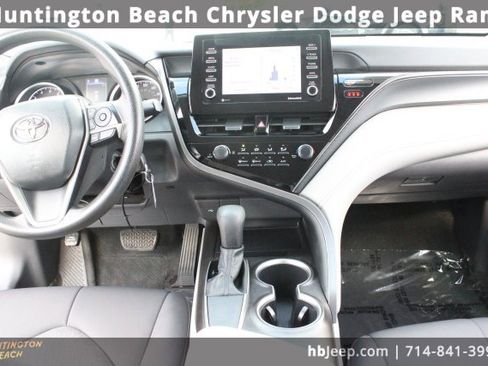 Used 2021 Toyota Camry LE image 12