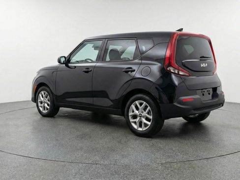 Used 2025 Kia Soul LX w/ LX Technology Package FWD image 6
