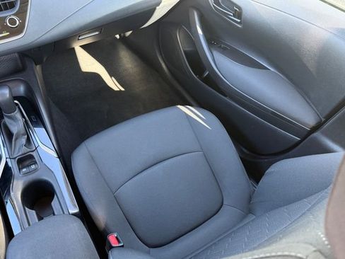 Used 2022 Toyota Corolla LE FWD image 25