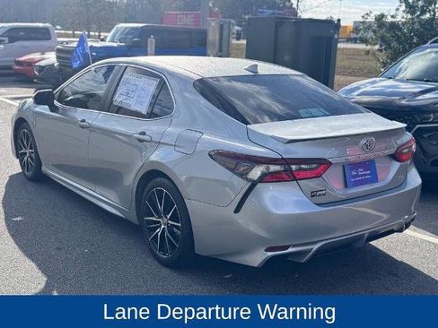 Used 2023 Toyota Camry SE image 5