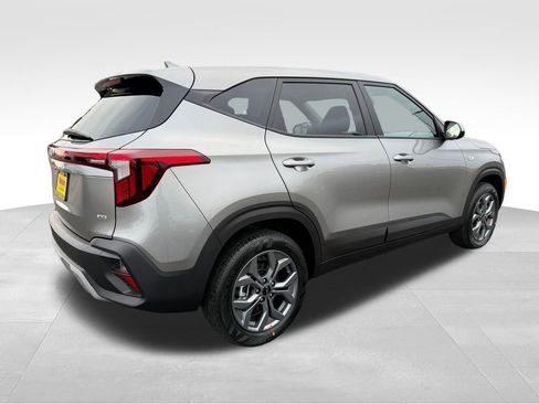 New 2026 Kia Seltos LX image 8