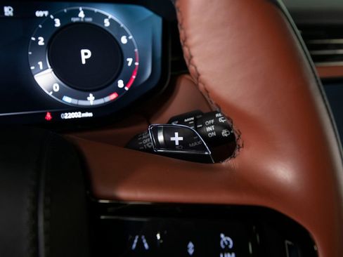 Used 2024 Land Rover Range Rover Sport image 17