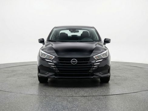 Used 2025 Nissan Versa SV FWD image 2