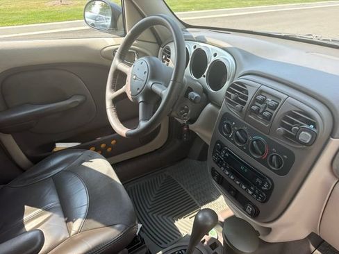 Used 2002 Chrysler PT Cruiser Limited FWD image 17