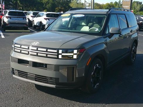 Used 2025 Hyundai Santa Fe SEL image 2