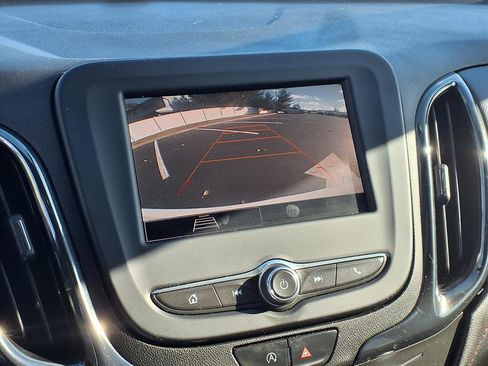 Used 2022 Chevrolet Equinox RS image 7