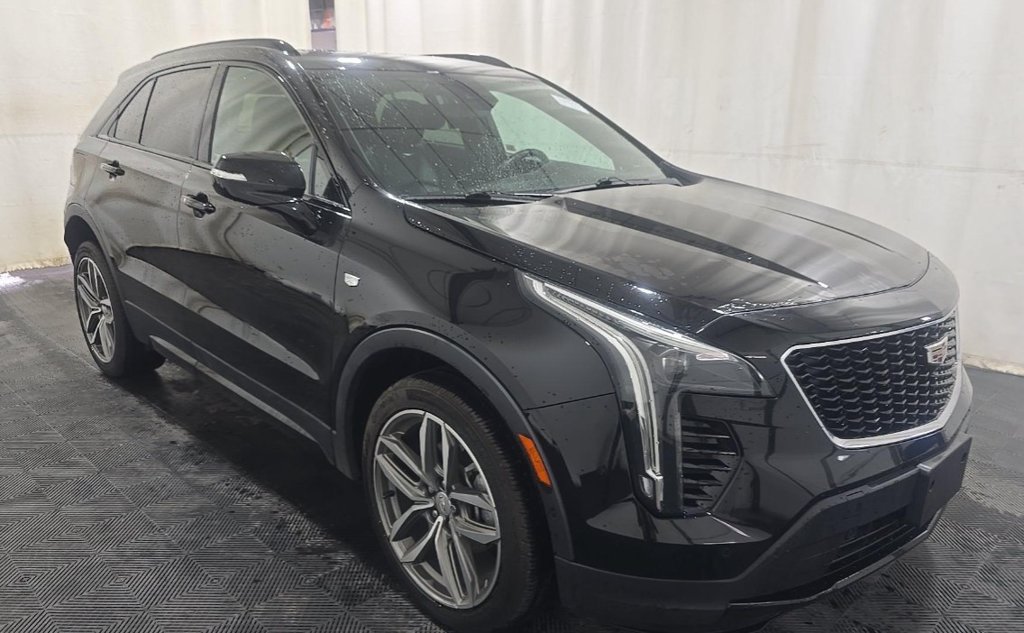 Used 2022 Cadillac XT4 Sport w/ Sun And Sound Package AWD/4WD image 4