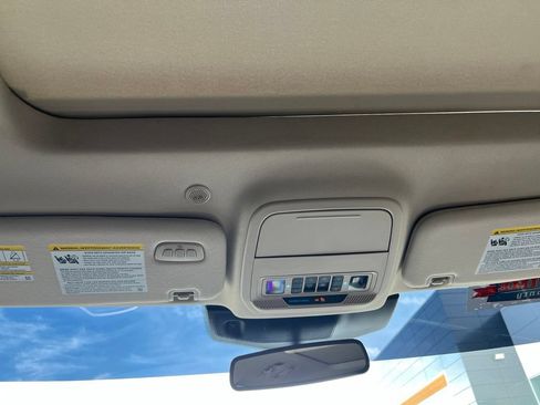Used 2023 Ford Explorer Limited w/ Limited Technology Package RWD image 12
