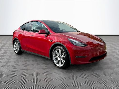 Used 2021 Tesla Model Y 2WD image 4