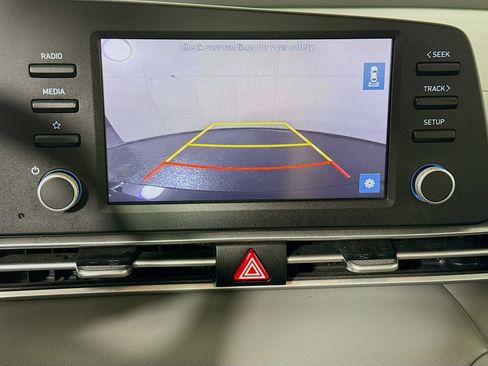 Used 2023 Hyundai Elantra SE image 19