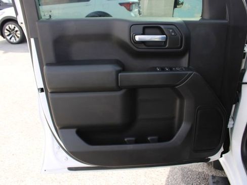 Used 2020 Chevrolet Silverado 1500 Custom w/ Trailering Package RWD image 12