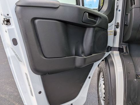Used 2025 RAM ProMaster 2500 w/ Safety Group FWD image 11