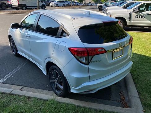 Used 2019 Honda HR-V Touring image 29