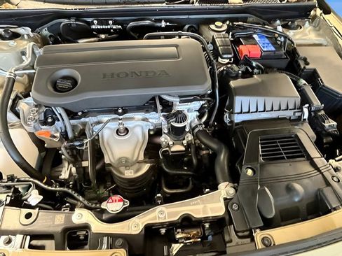 Used 2025 Honda Civic Sport image 13