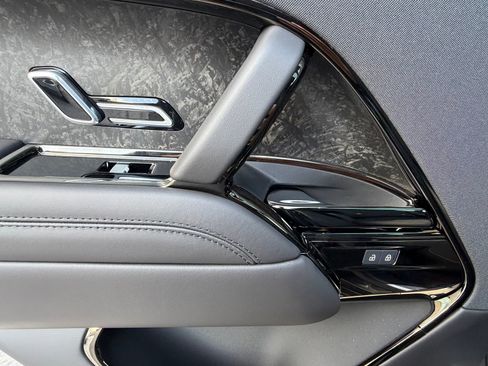 New 2026 Land Rover Range Rover Sport SV image 30