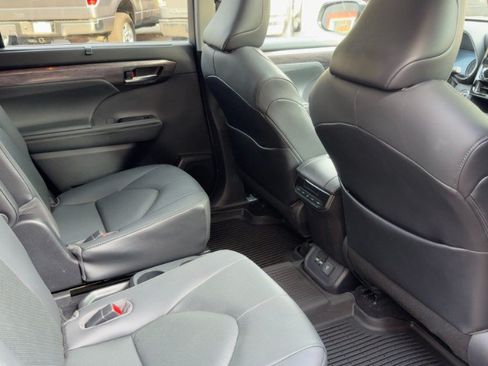 Used 2020 Toyota Highlander Limited AWD/4WD image 13
