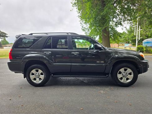 Used 2007 Toyota 4Runner SR5 AWD/4WD image 7