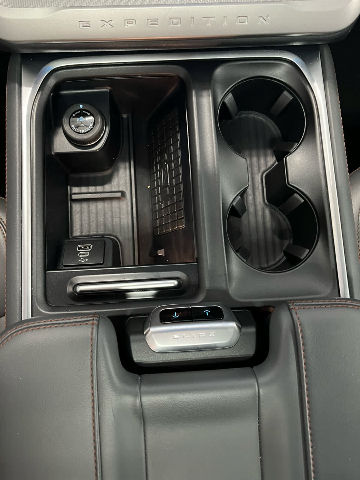 Used 2025 Ford Expedition Active AWD/4WD image 30