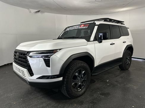 Used 2024 Lexus GX 550 AWD/4WD image 4