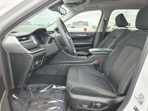 Used 2022 Jeep Grand Cherokee L Laredo w/ Luxury Tech Group I AWD/4WD image 13