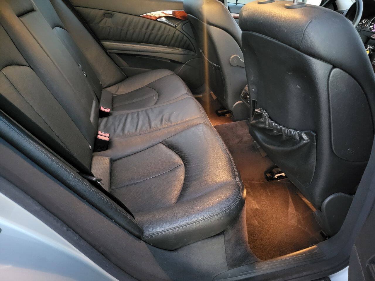 Used 2004 Mercedes-Benz E 500 4MATIC Sedan image 24